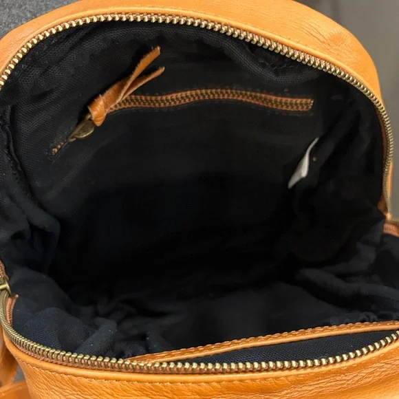 Wanderers Travel Company mini California backpack Caramel Leather So Soft! - Picture 3 of 3